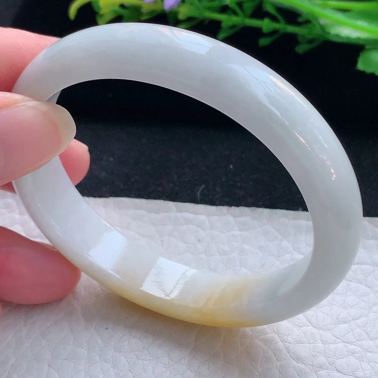 nr自然光57*48.5*12.6*7招财贵妃镯 翡翠a货玉手镯双彩宽边玉手环