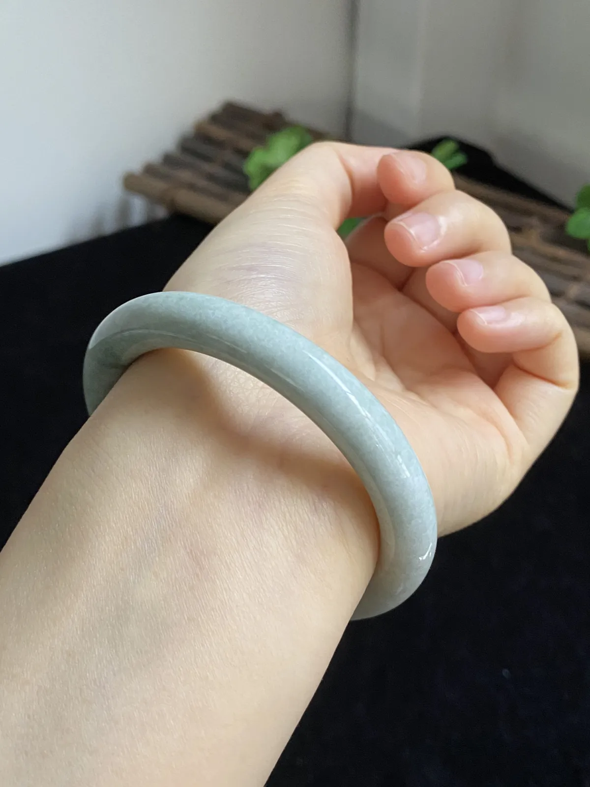 贵妃镯60圈口，翡翠手镯