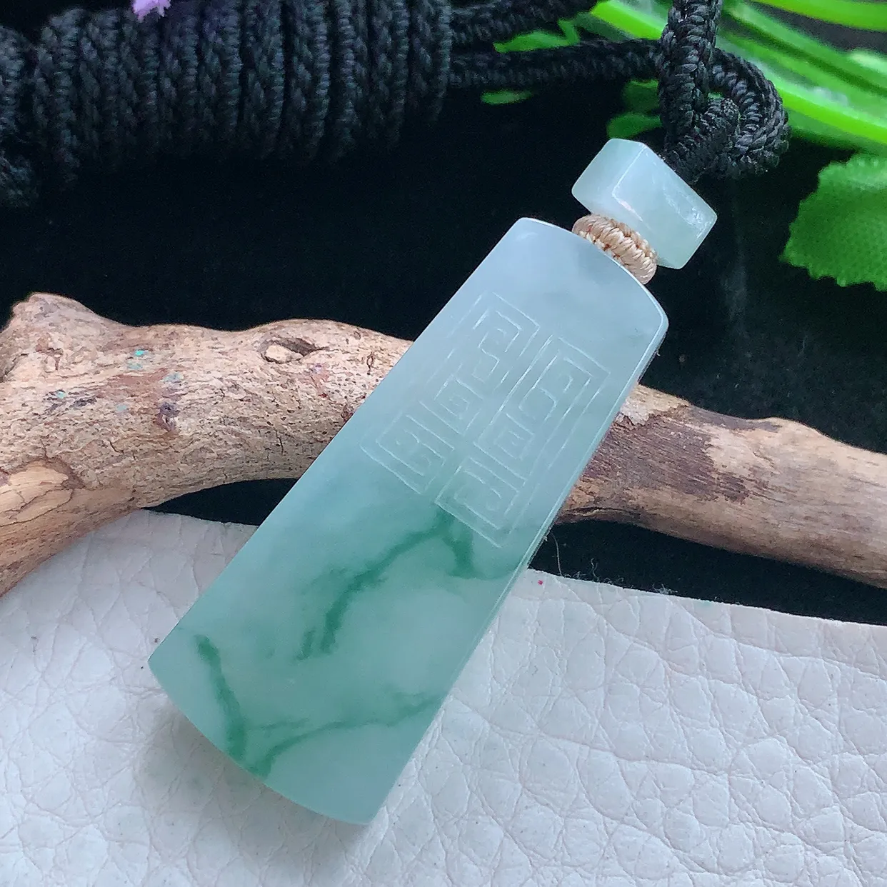 yl实拍40.2*17.6*6翡翠a货精雕冰飘花怀古雕无事牌玉吊坠 玉挂件