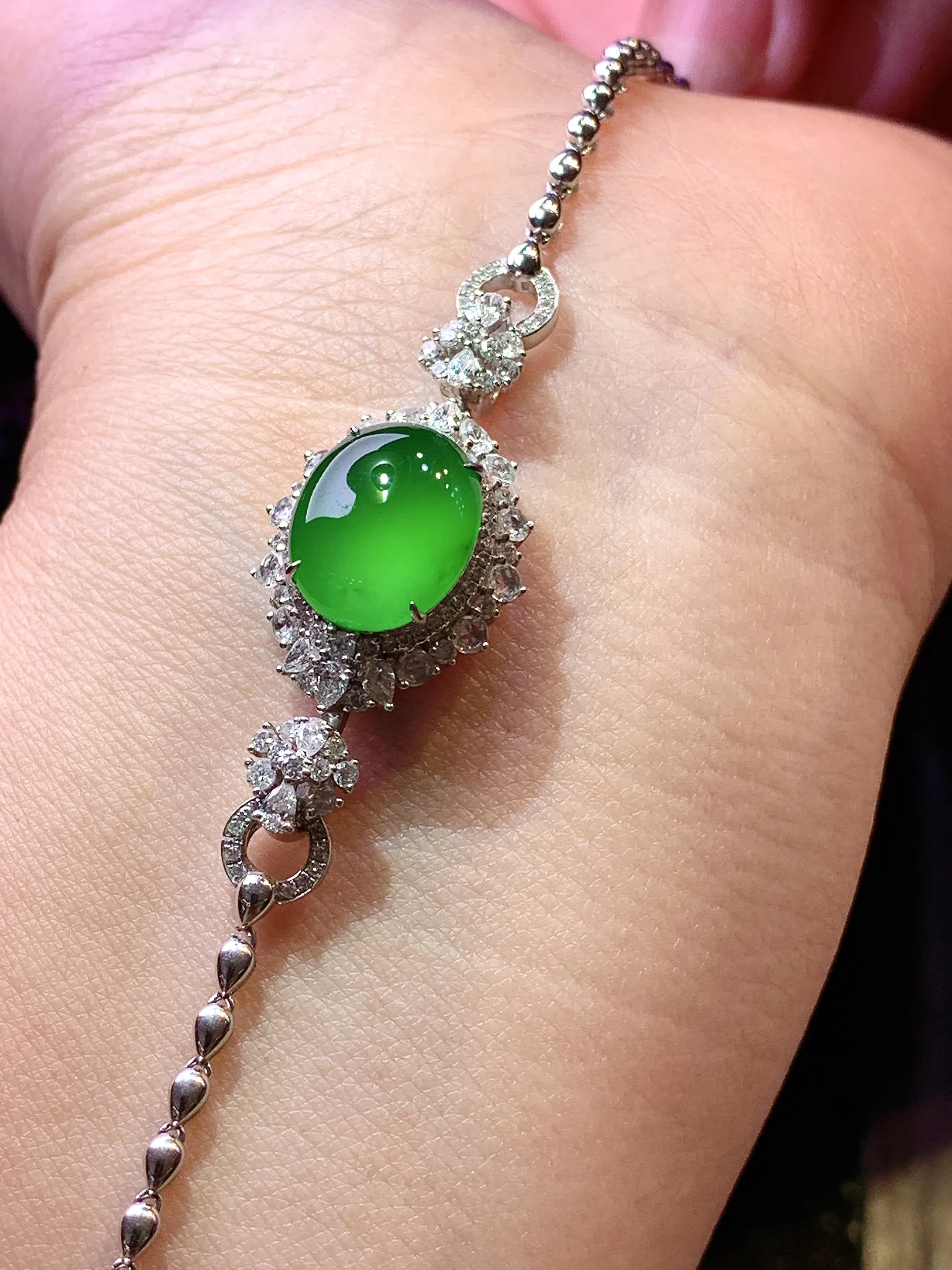 18k金钻镶嵌满绿蛋面手链吊坠两用款 玉质细腻 色泽清新艳丽 整体尺寸25.6*14.8*10.2