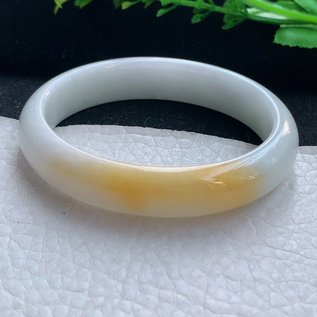 nr自然光57*48.5*12.6*7招财贵妃镯 翡翠a货玉手镯双彩宽边玉手环