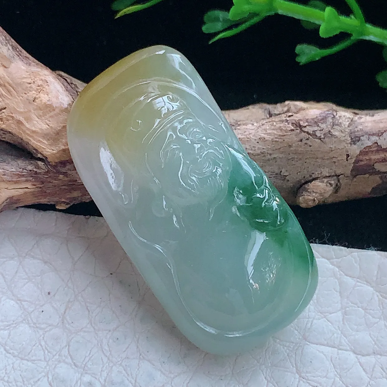 lz自然光32*16.2*6.3缅甸翡翠精雕冰三彩财神爷 财爷玉吊坠 玉挂件