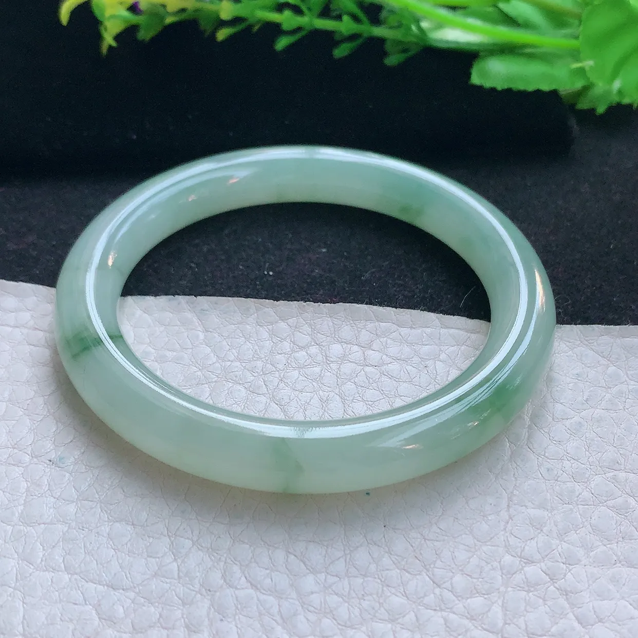 xx自然光56*9.3美人镯 翡翠a货玉手镯冰飘花圆条玉手环 叮当镯