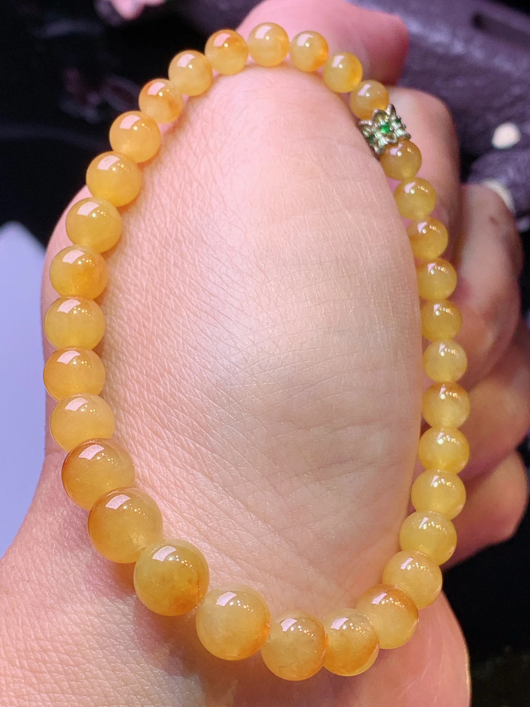 黄翡圆珠手链 玉质细腻 色泽清新艳丽 整体尺寸7.2