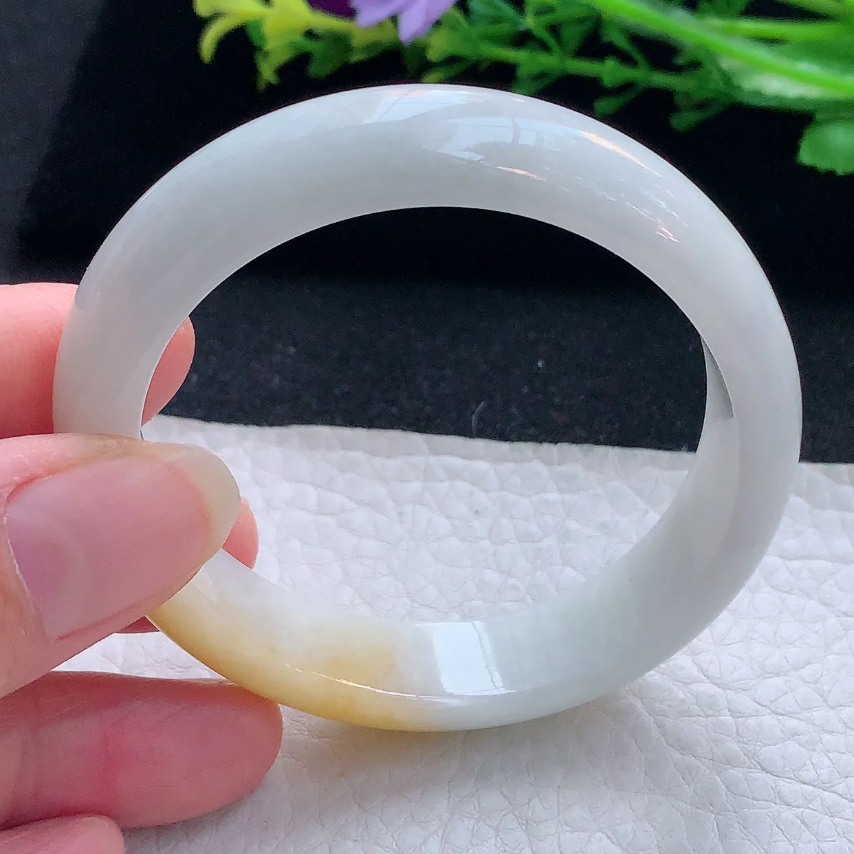 nr自然光57*48.5*12.6*7招财贵妃镯 翡翠a货玉手镯双彩宽边玉手环