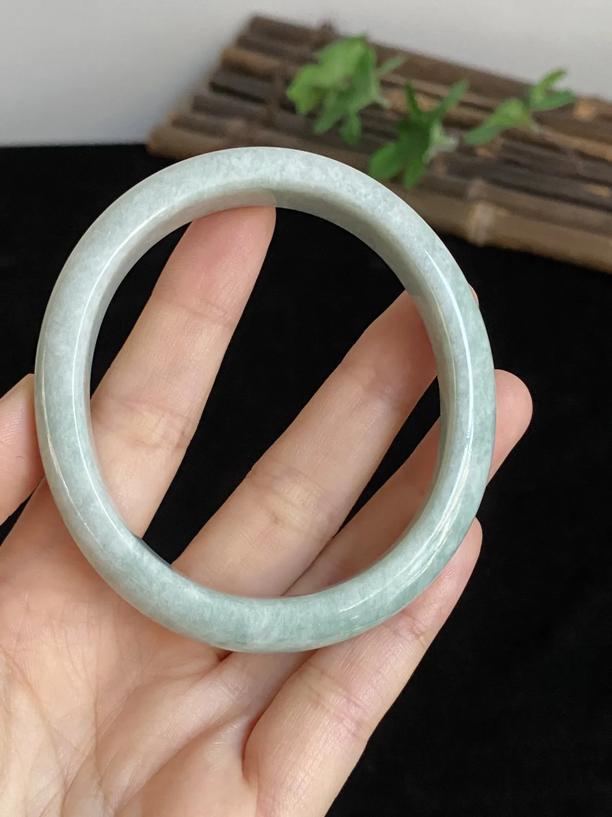 贵妃镯60圈口，翡翠手镯