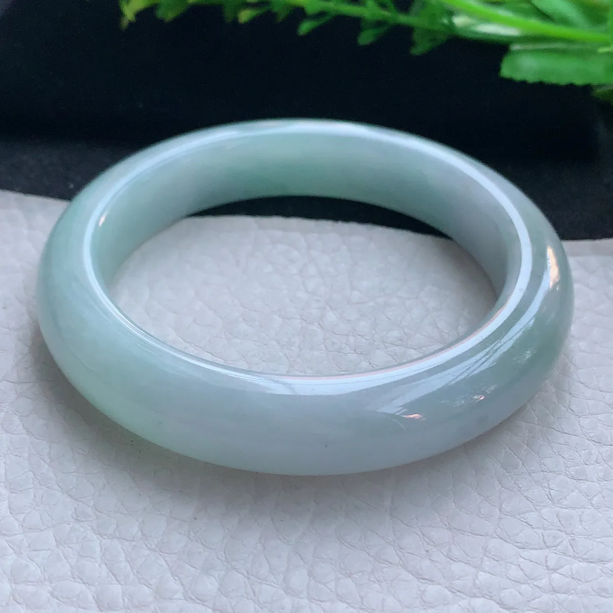 nr自然光56.5*12*9平安镯 翡翠a货玉手镯精美清新宽边玉手环