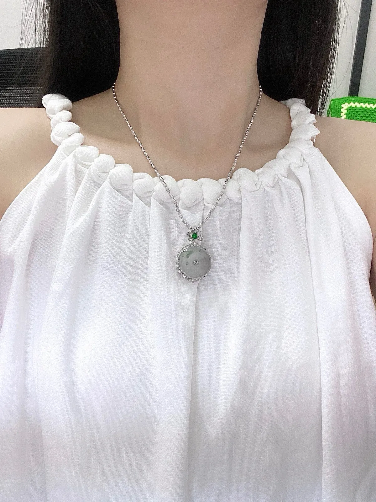 【冰种圆无事牌】老坑雪花棉，质地细腻，种水色俱全，冰透闪亮，18k金钻镶嵌，裸石尺寸20.7*3.3毫米