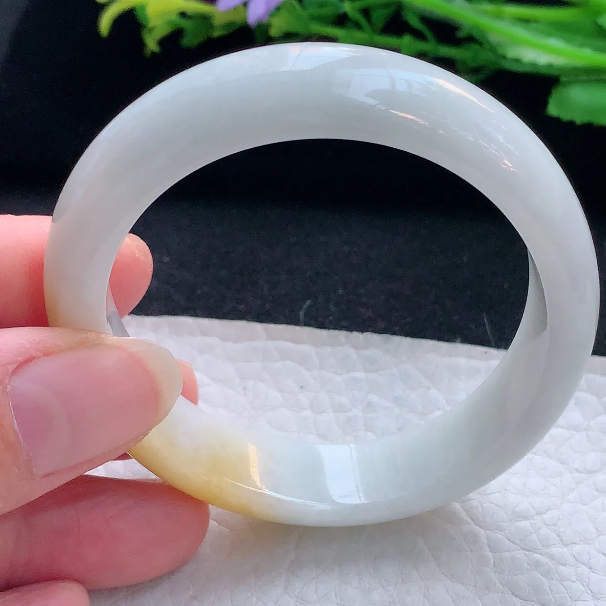 nr自然光57*48.5*12.6*7招财贵妃镯 翡翠a货玉手镯双彩宽边玉手环