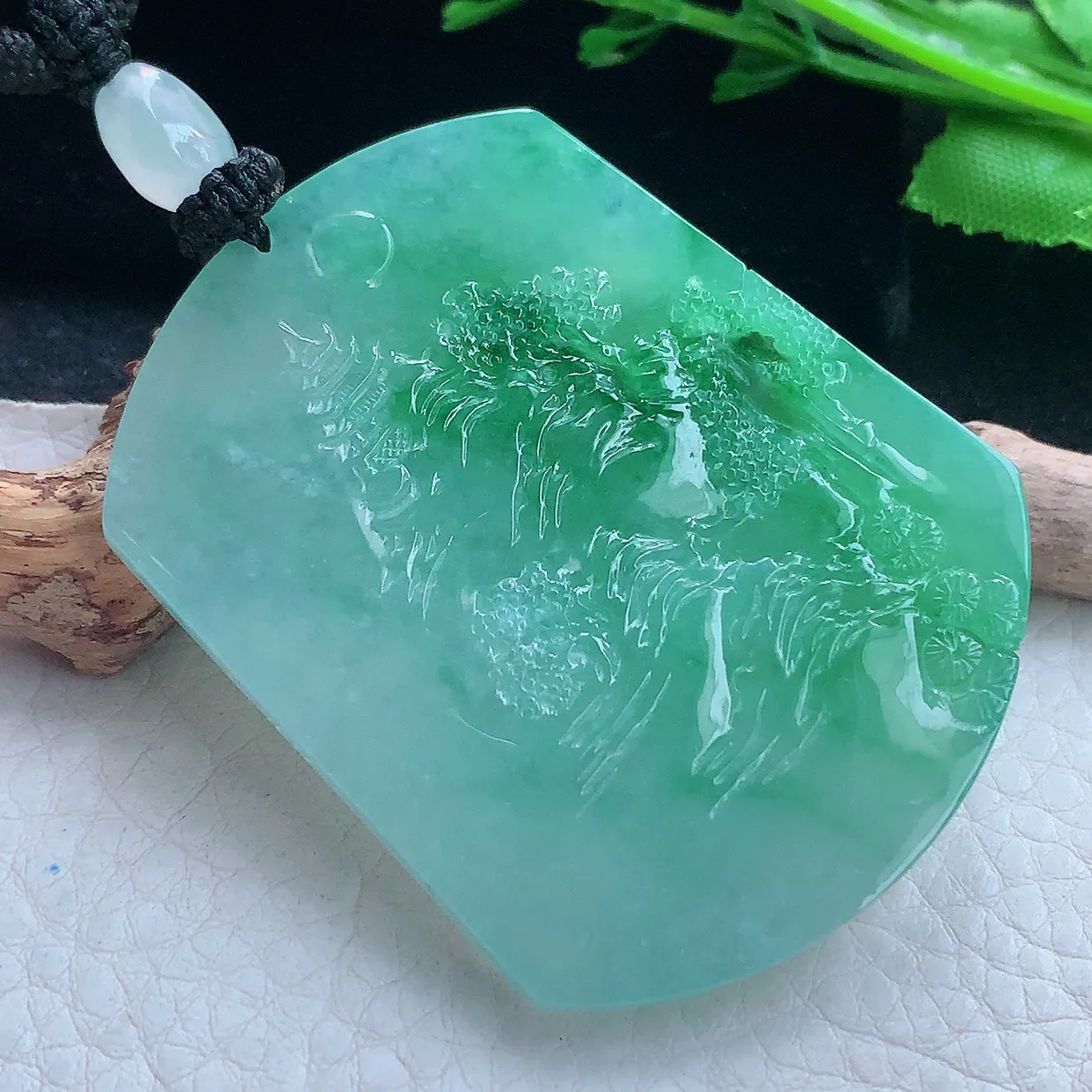 yl实拍55*43.5*5.6翡翠a货精雕冰飘阳绿山水 大好河山玉吊坠 玉挂件