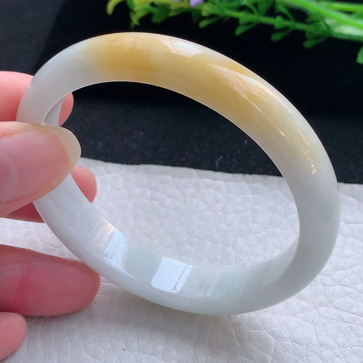 nr自然光57*48.5*12.6*7招财贵妃镯 翡翠a货玉手镯双彩宽边玉手环