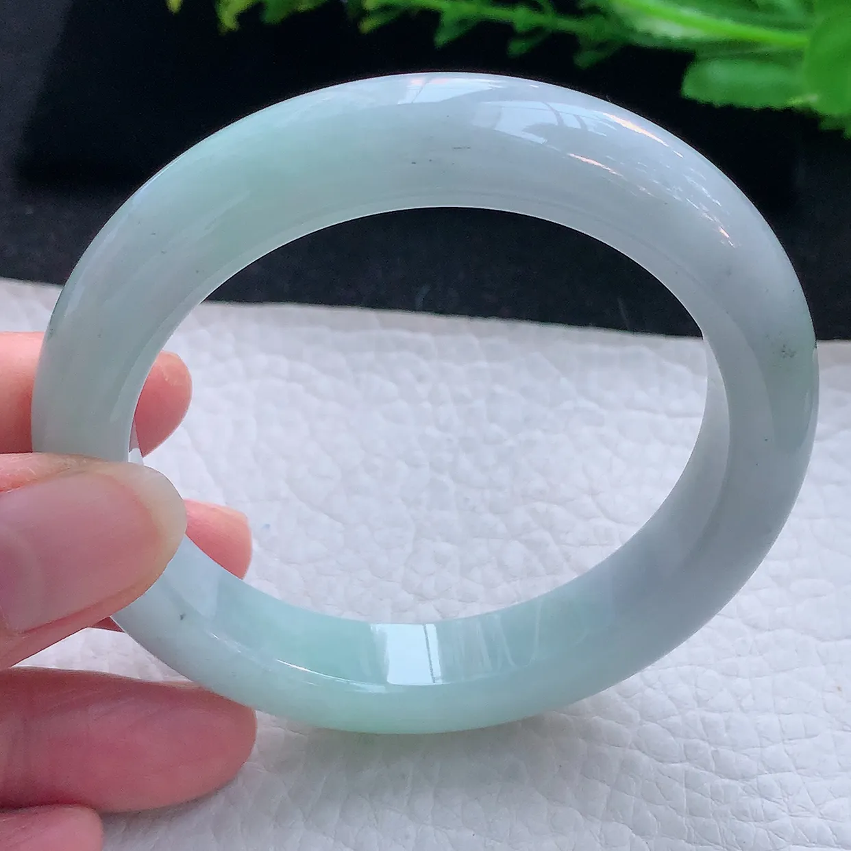 nr自然光56.5*12*9平安镯 翡翠a货玉手镯精美清新宽边玉手环