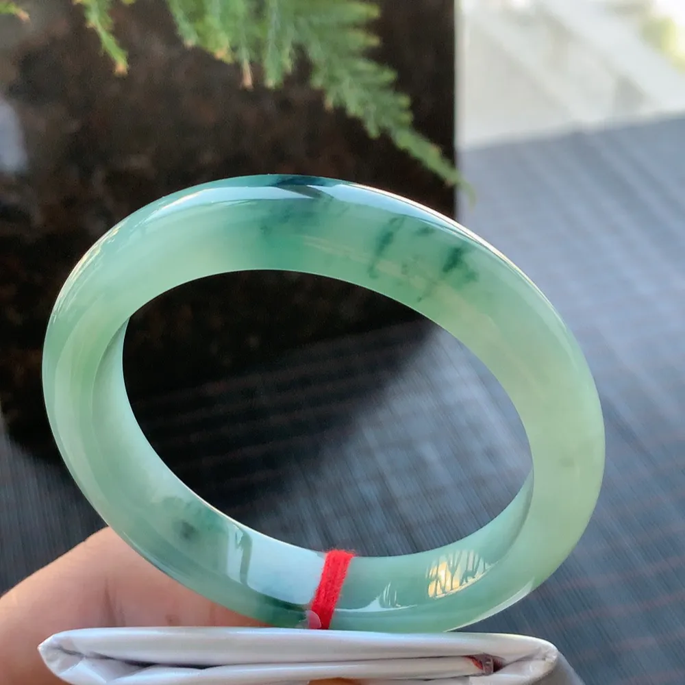 正圈冰飘花 无瑕 尺寸:57.1/11.2/8.7 花美