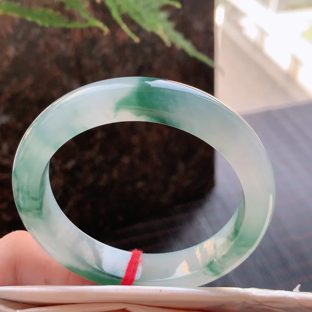 正圈高冰飘花 无瑕 尺寸:56.1/12/8.4 花美 种水好