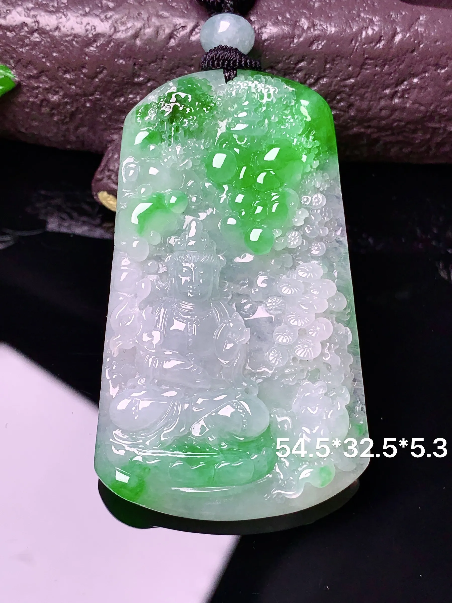 飘绿观音吊坠 玉质细腻 色泽清新艳丽 整体尺寸54.5*32.5*5.3