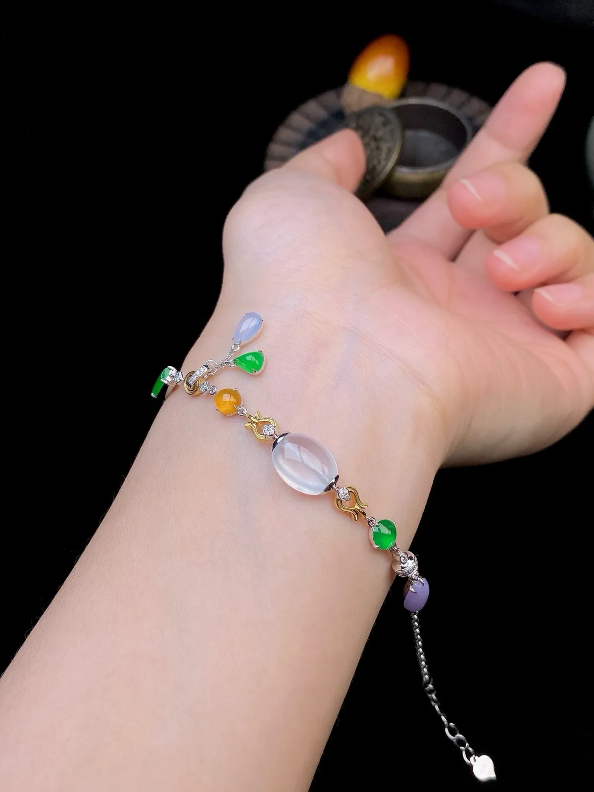 【冰种路路通组合镶嵌手链】颗颗冰透，饱满圆润，光泽闪耀，流行款，18K金钻镶嵌，裸石尺寸11*9.4*5.6毫米，总长185