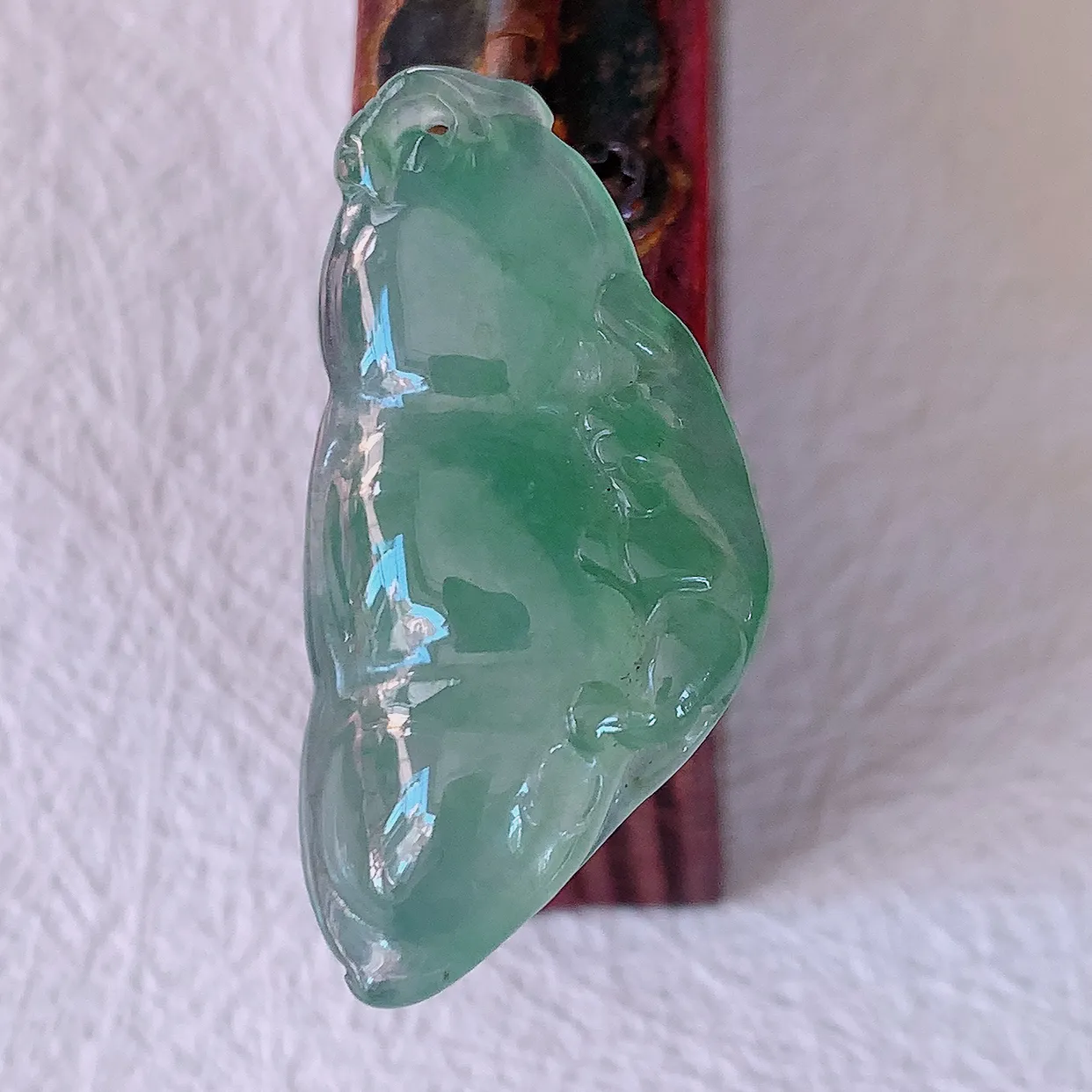 自然光实拍，冰种飘花翡翠四季豆吊坠，平安豆福豆玉坠，冰润通透，豆粒饱满，寓意：豆蔻年华！#46.16