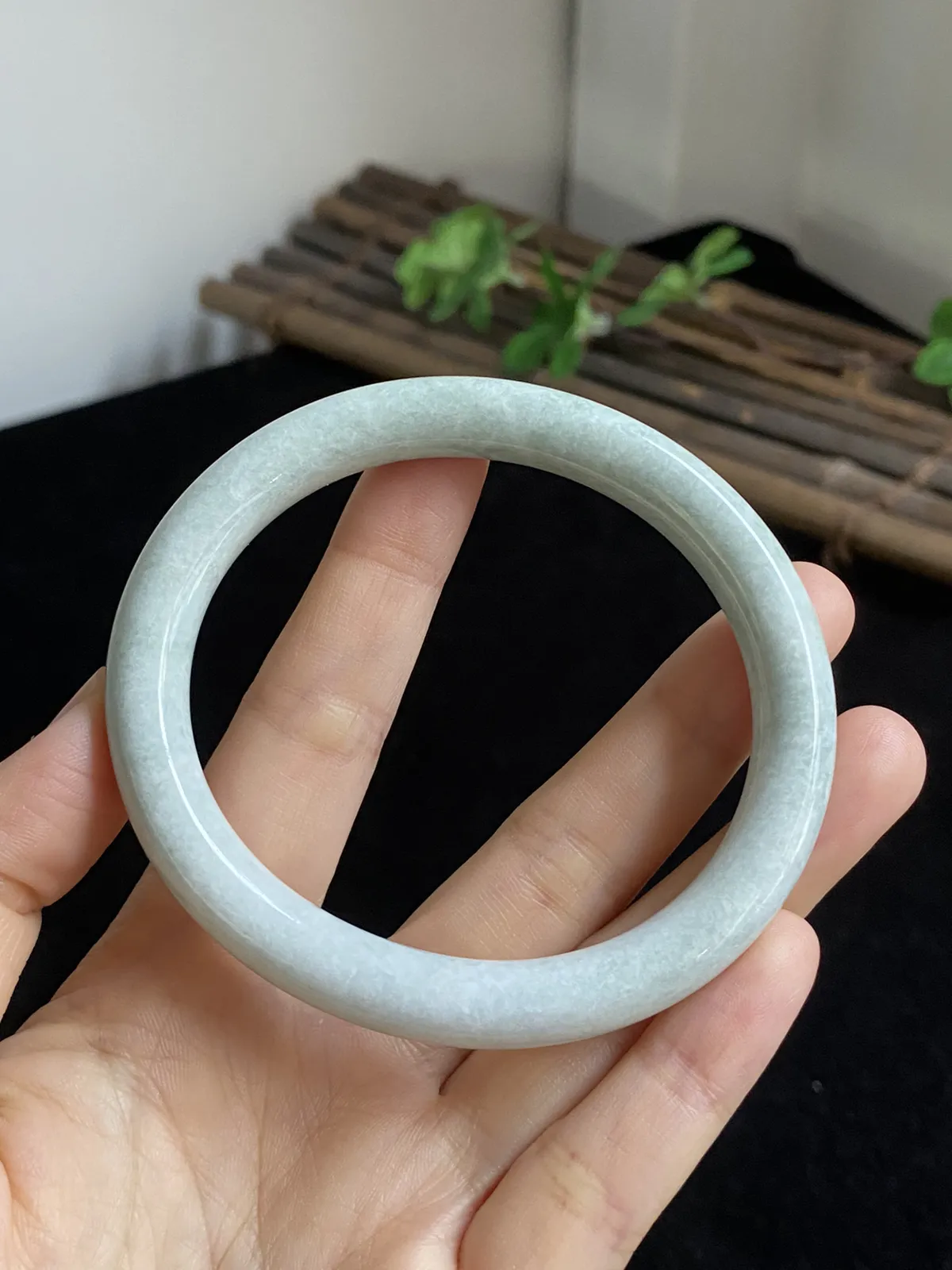 贵妃镯60圈口，翡翠手镯