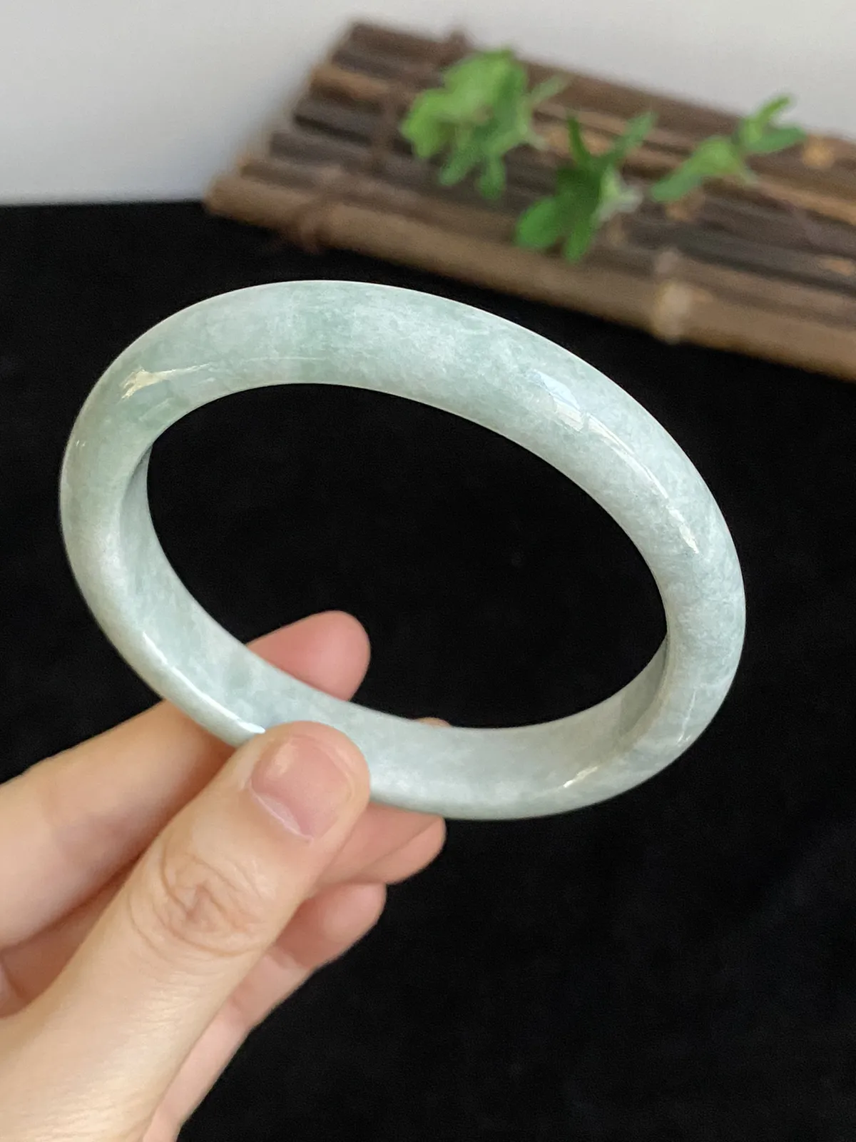 贵妃镯60圈口，翡翠手镯