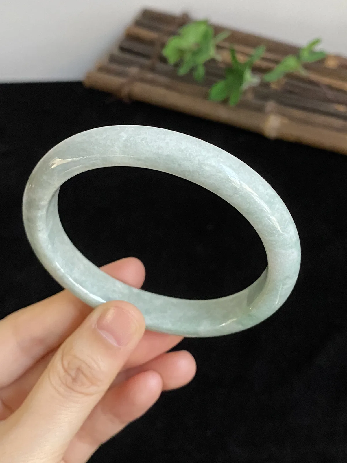 贵妃镯60圈口，翡翠手镯