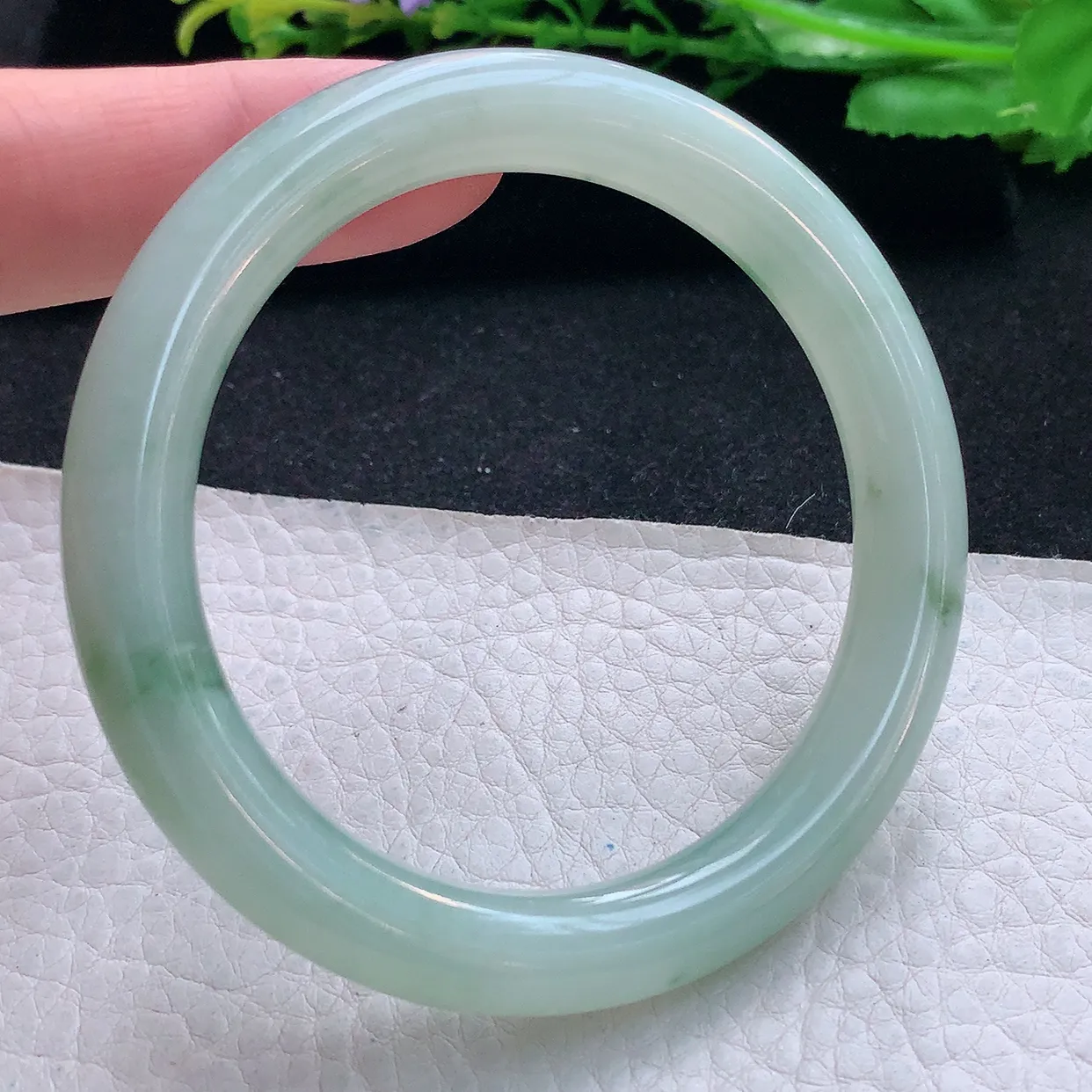 xx自然光56*9.3美人镯 翡翠a货玉手镯冰飘花圆条玉手环 叮当镯