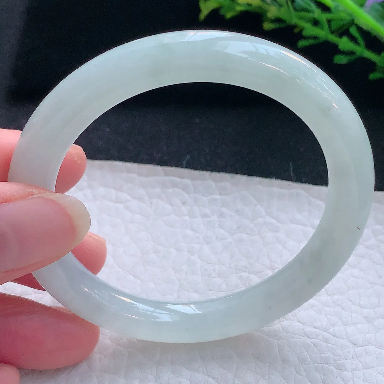 n自然光54*8.8美人镯 翡翠a货玉手镯精美纯美圆条玉手环 叮当镯