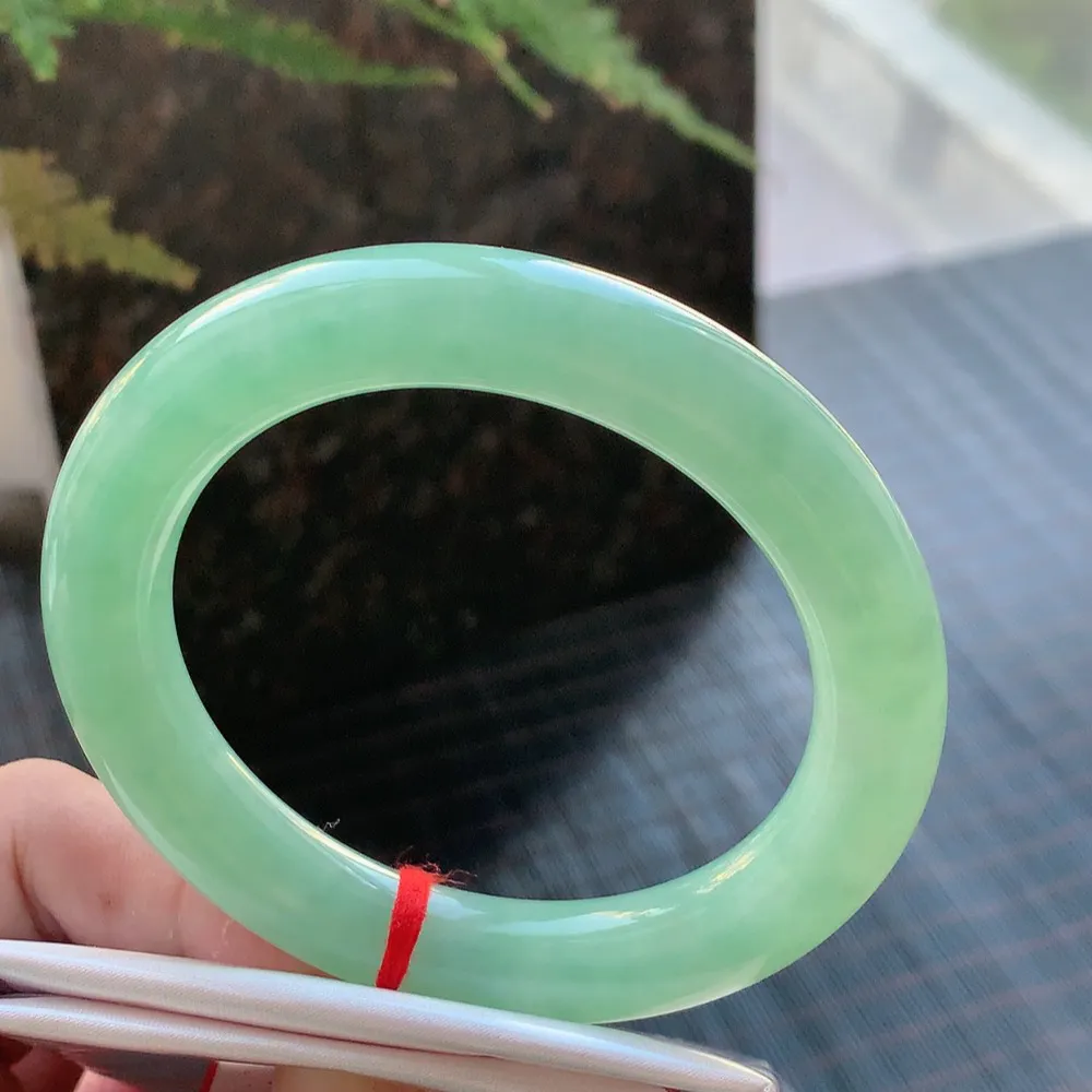 圆条满色冰绿 无瑕 尺寸:57.2/11.6/10 色好