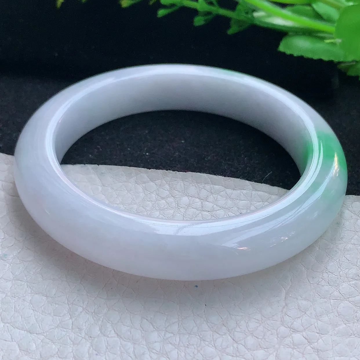 yh自然光59*11.8*9.8平安镯 翡翠a货玉手镯白底青宽边珠宝玉手环