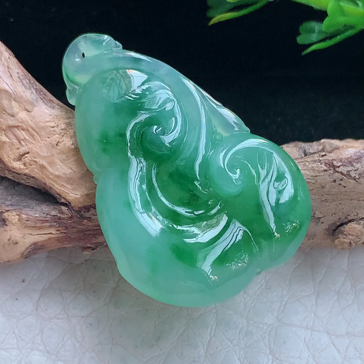 lz自然光31*20.8*6.2缅甸翡翠精雕冰绿祥云如意玉吊坠 玉挂件