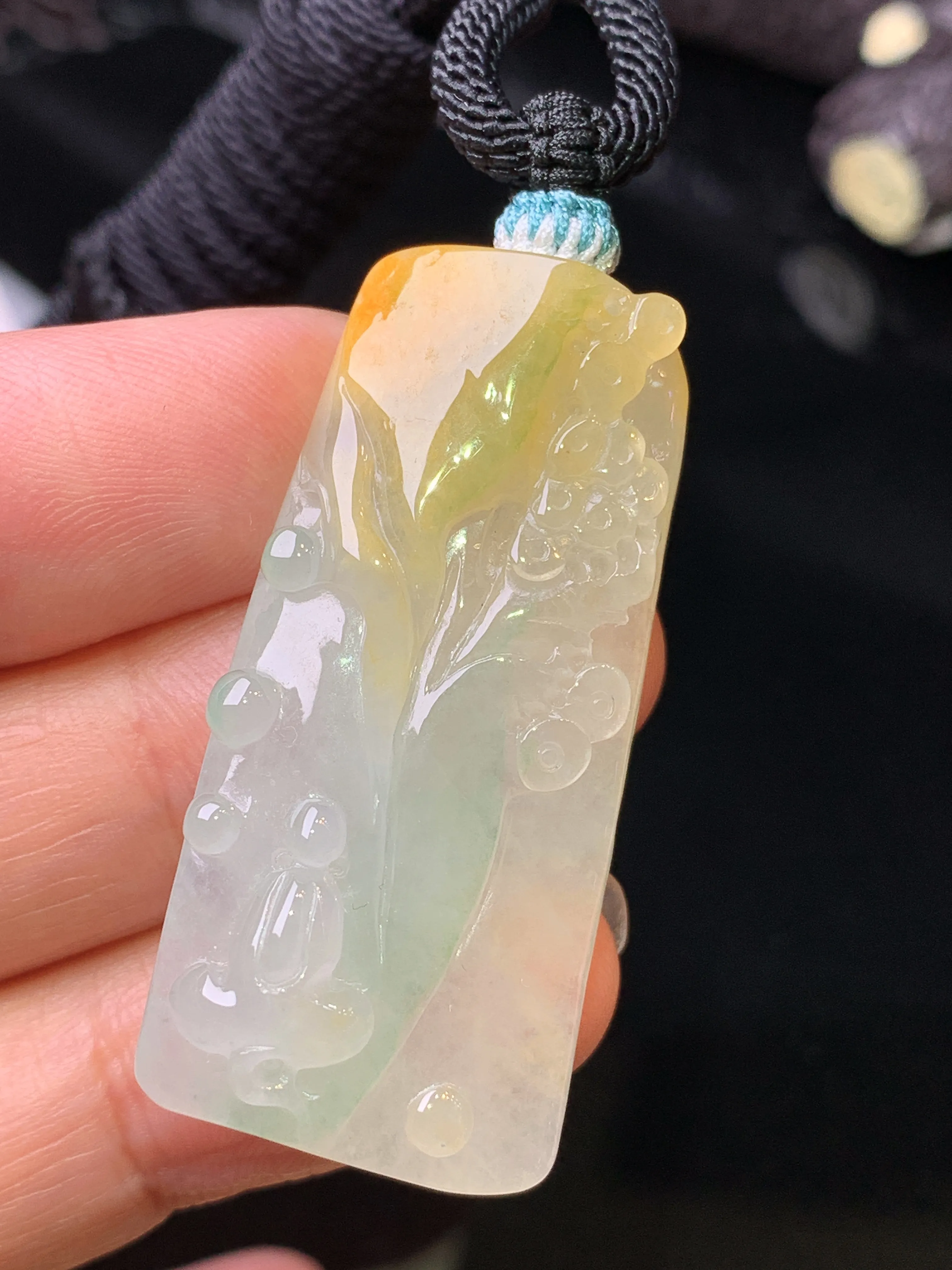 飘黄翡悟道吊坠 玉质细腻 色泽清新艳丽 整体尺寸40*18.5*7