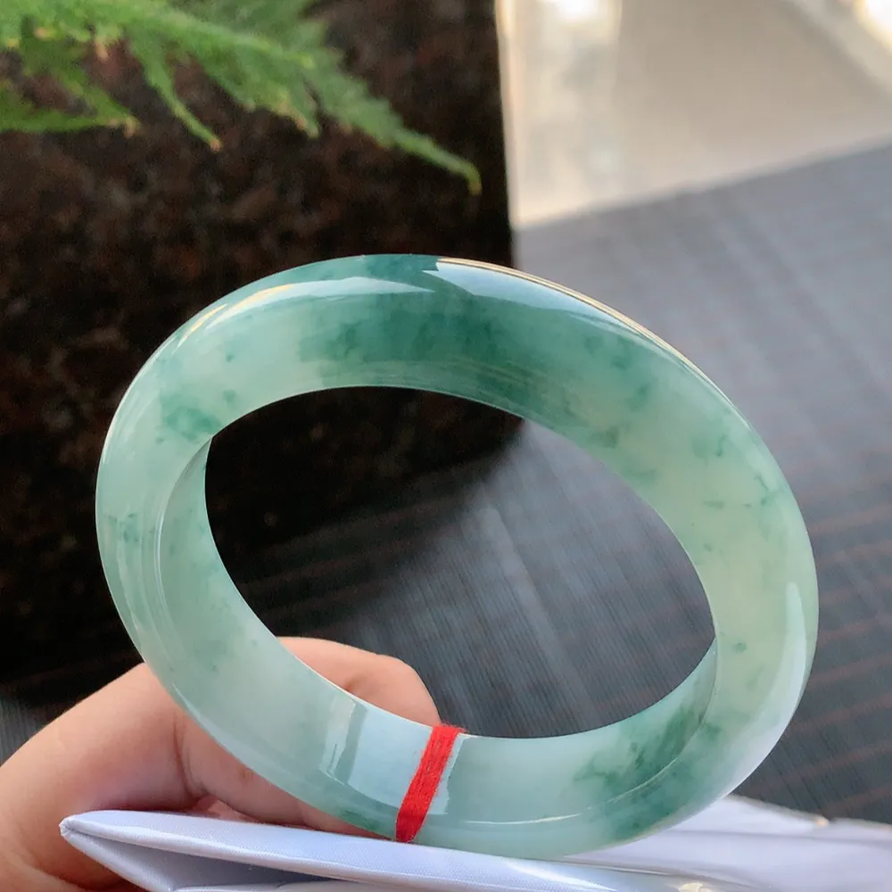 正圈冰飘花 无瑕 尺寸:60.1/14.5/9.5 花美