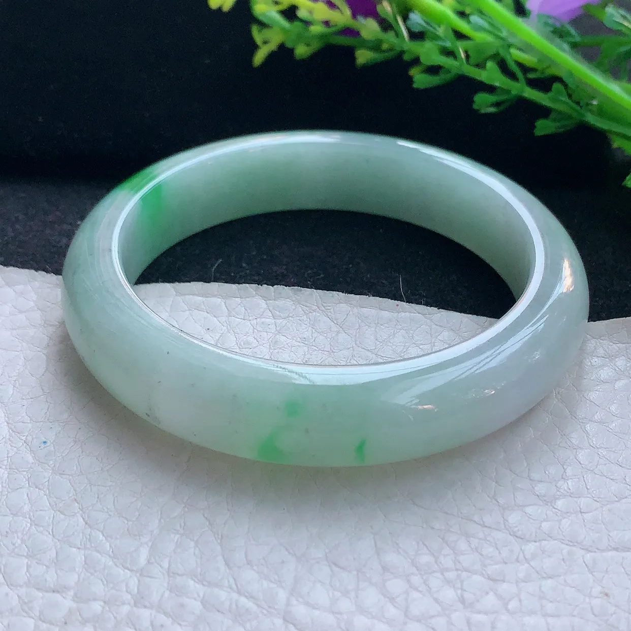 n自然光56*12.5*8.5平安镯 翡翠a货玉手镯精美飘阳绿宽边玉手环