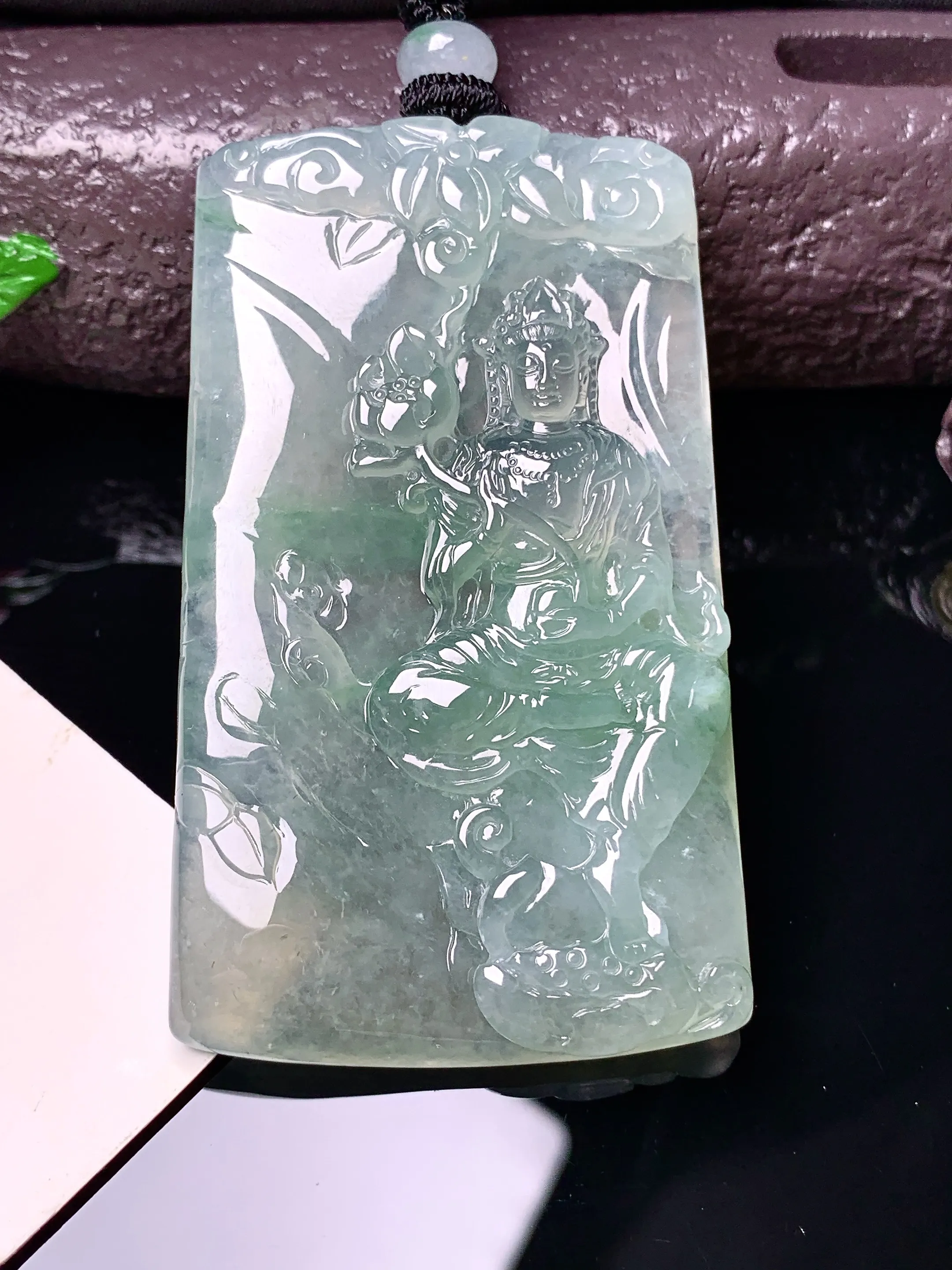 冰种观音菩萨吊坠 玉质细腻 色泽清新艳丽 整体尺寸60*34.8*6.5