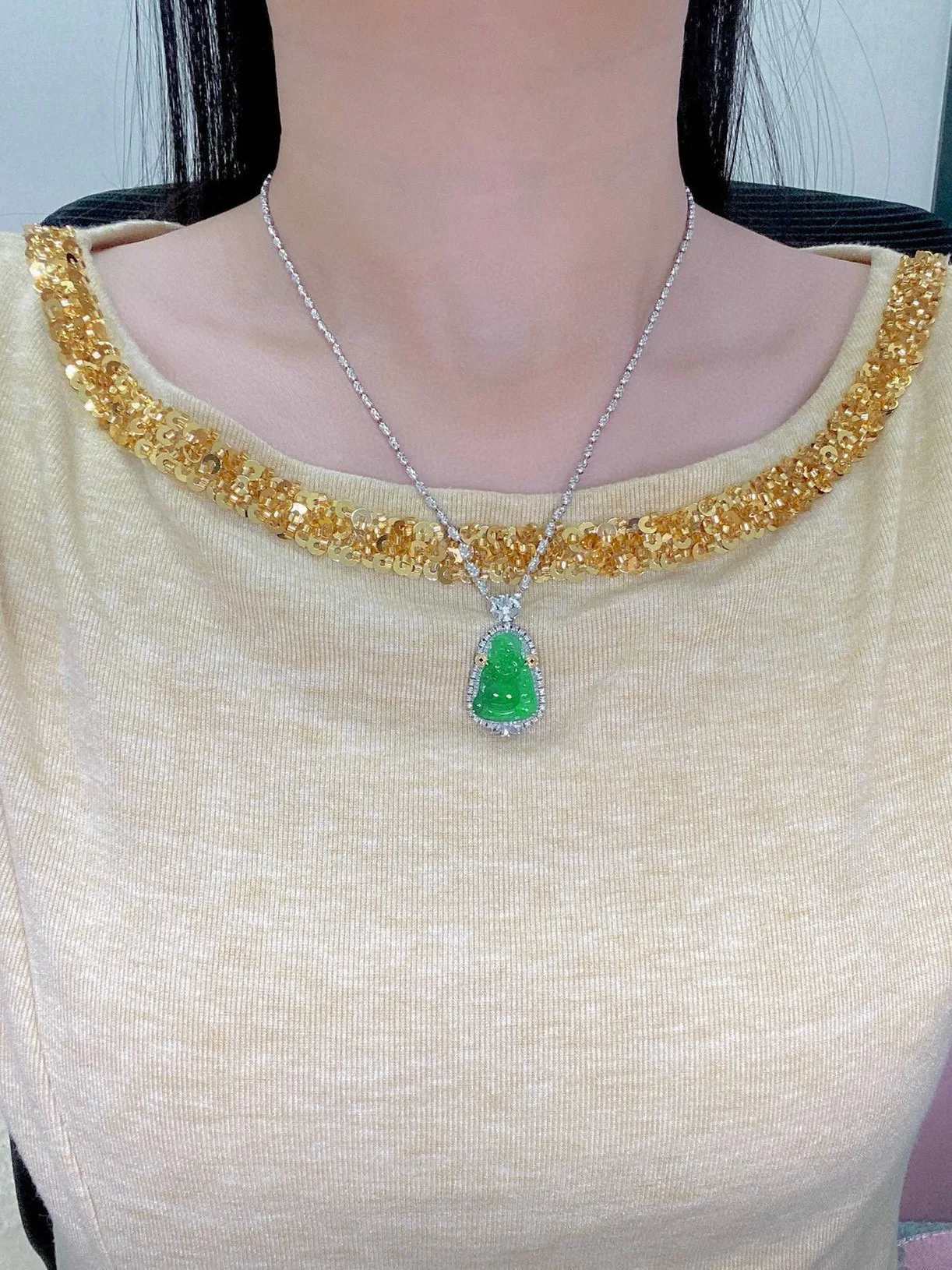 【冰种满绿财神】质地细腻，饱满圆润，笑口常开，18k金钻镶嵌，裸石尺寸19.6*14.5*2.9毫米