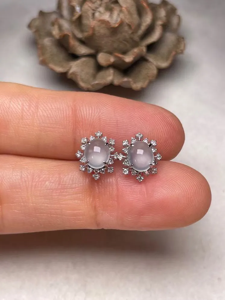 冰种蛋面耳钉、真金真钻镶嵌，种水好，玉质细腻 .裸石尺寸 5.8*4.9