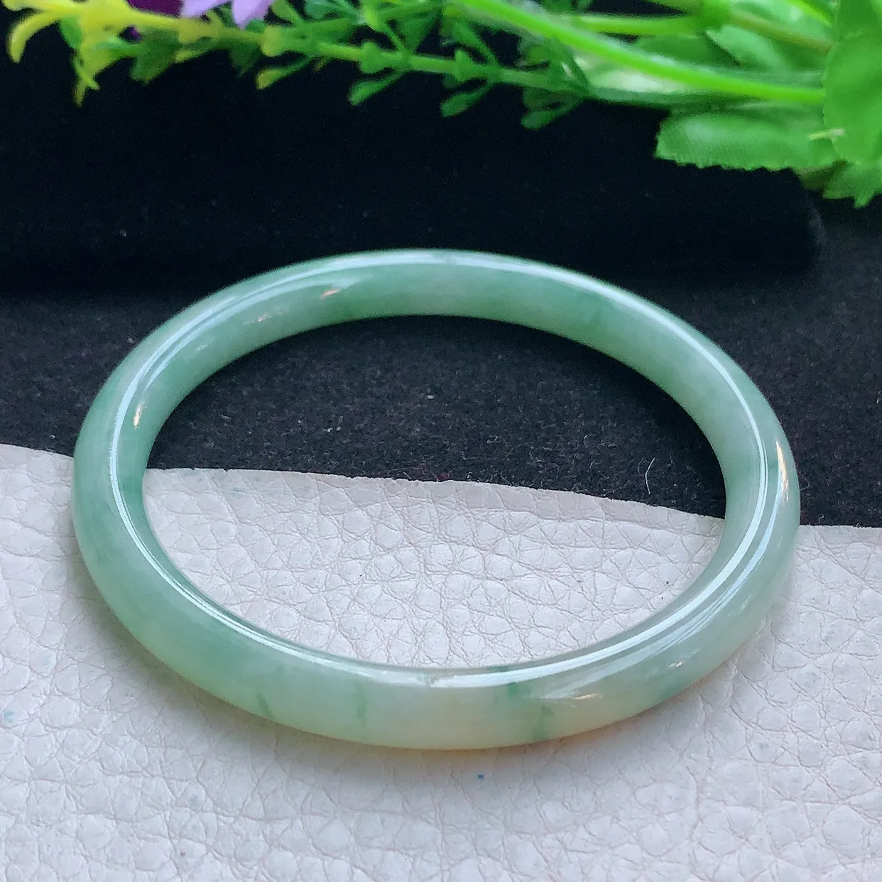 xx自然光57*6.8*7叮当镯 翡翠a货玉手镯三彩圆条玉手环 美人镯