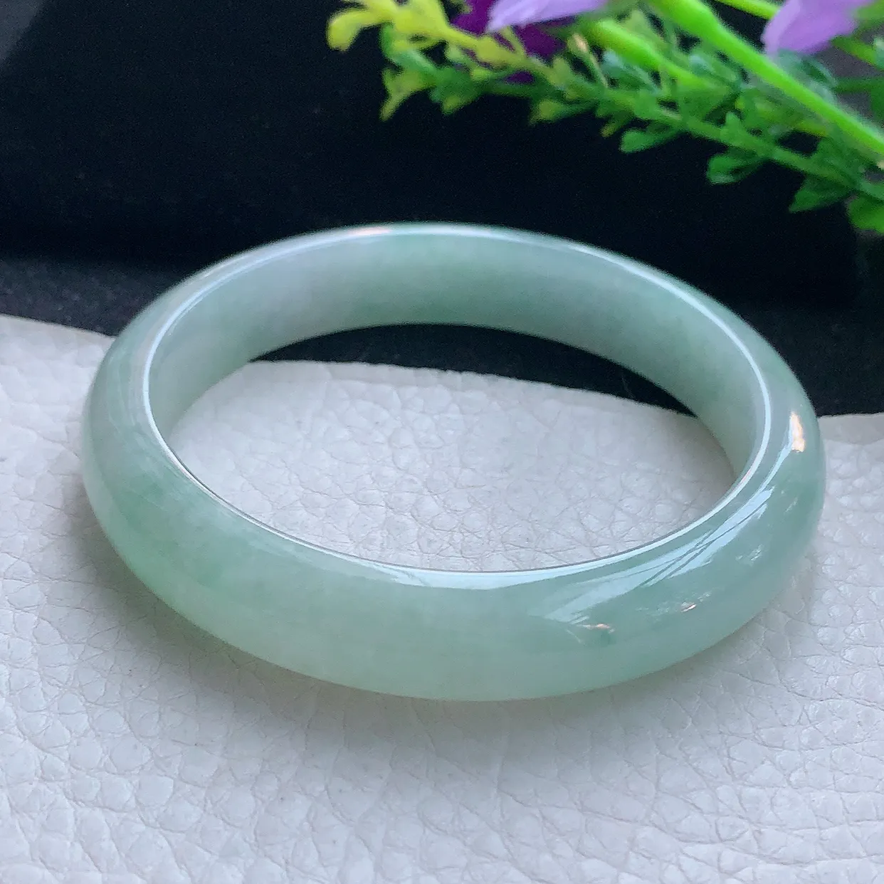 js自然光58*11.8*7.5平安镯 翡翠a货玉手镯精美冰晴宽边玉手环