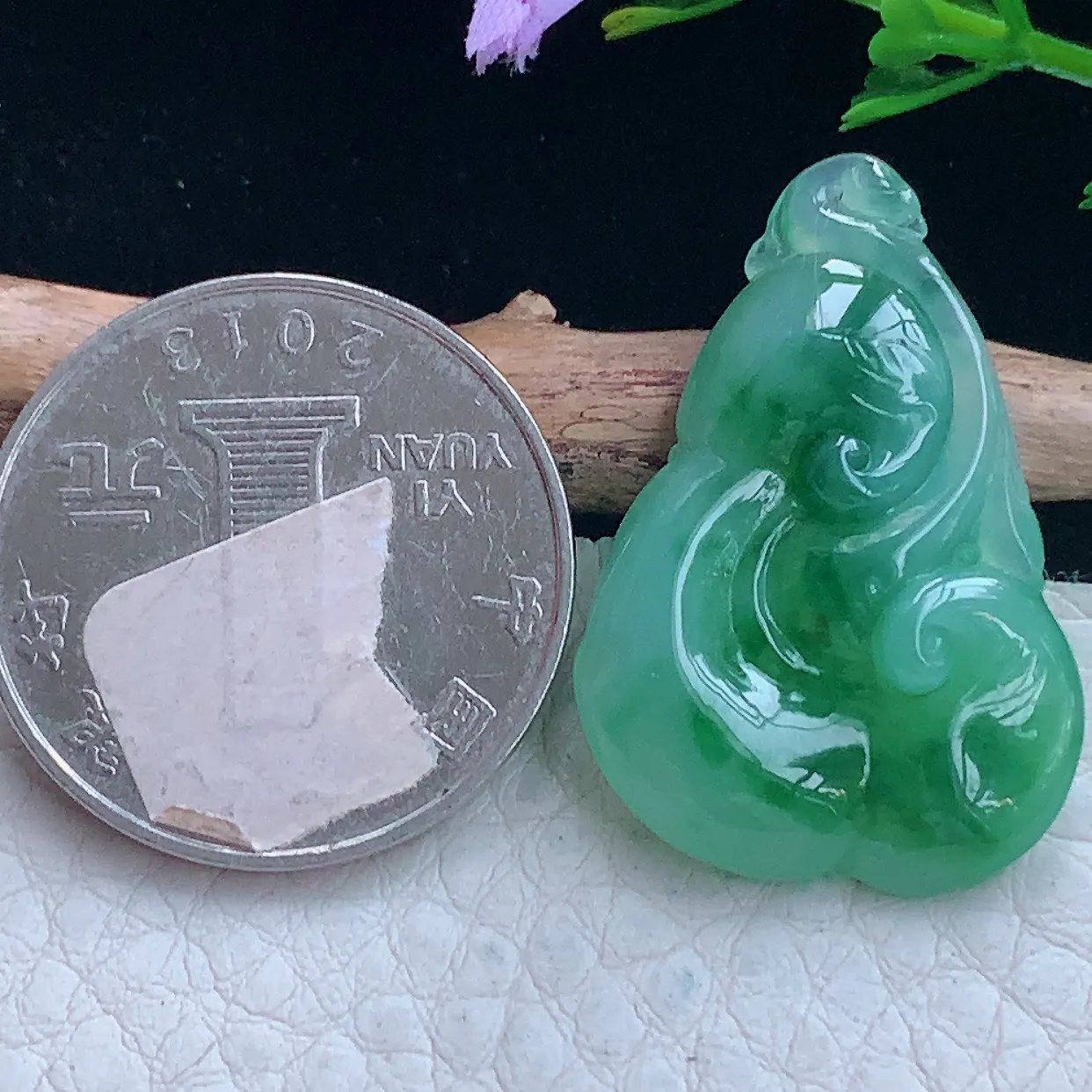 lz自然光31*20.8*6.2缅甸翡翠精雕冰绿祥云如意玉吊坠 玉挂件