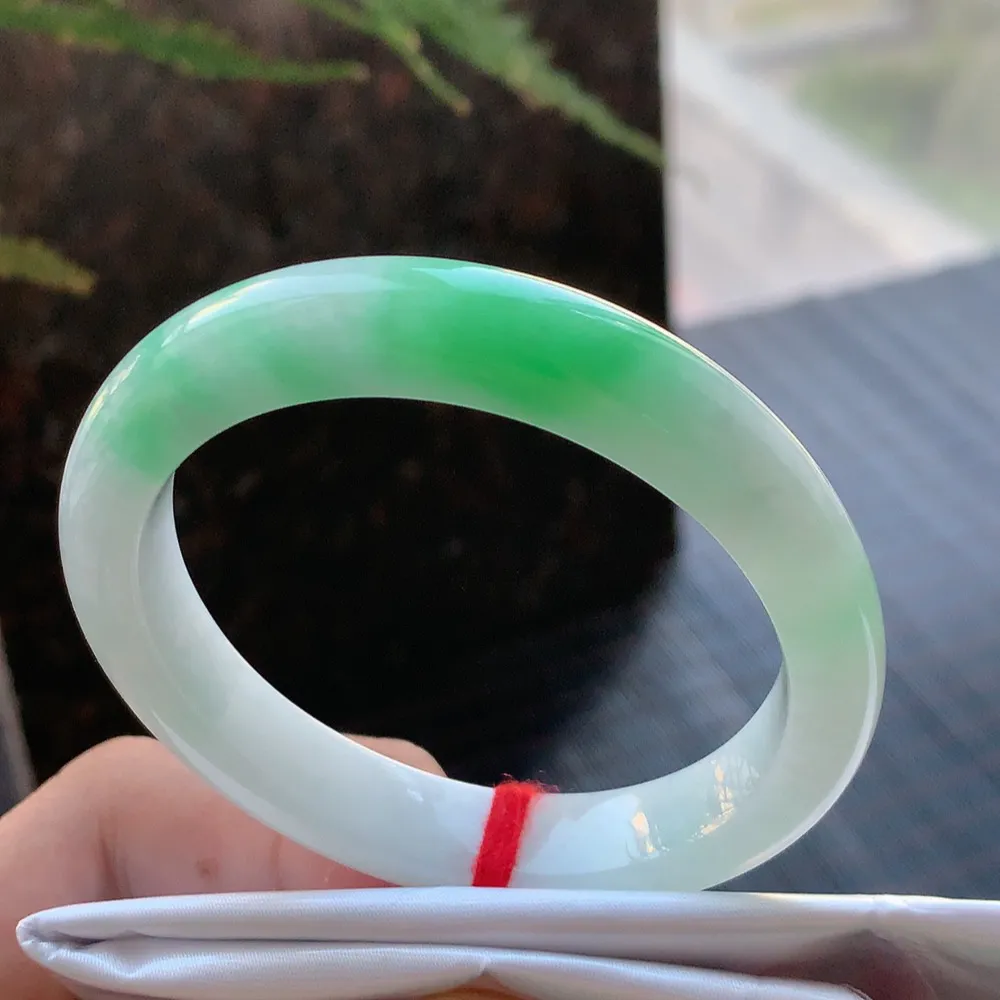 贵妃冰糯阳绿 无瑕 尺寸:54.9/49/10.2/7.6 色好🥰🥰