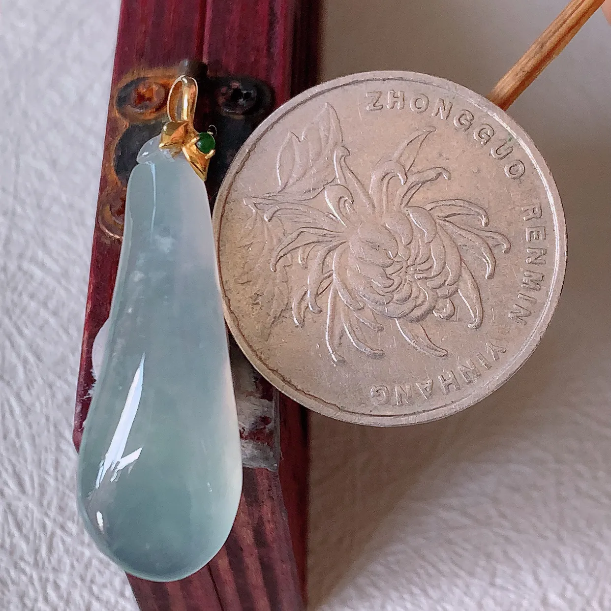 18K金镶嵌冰种翡翠福瓜吊坠，呱呱来财，饱满，福气满满的美好寓意！#1.16整体35裸石29.5*10.8*6.6