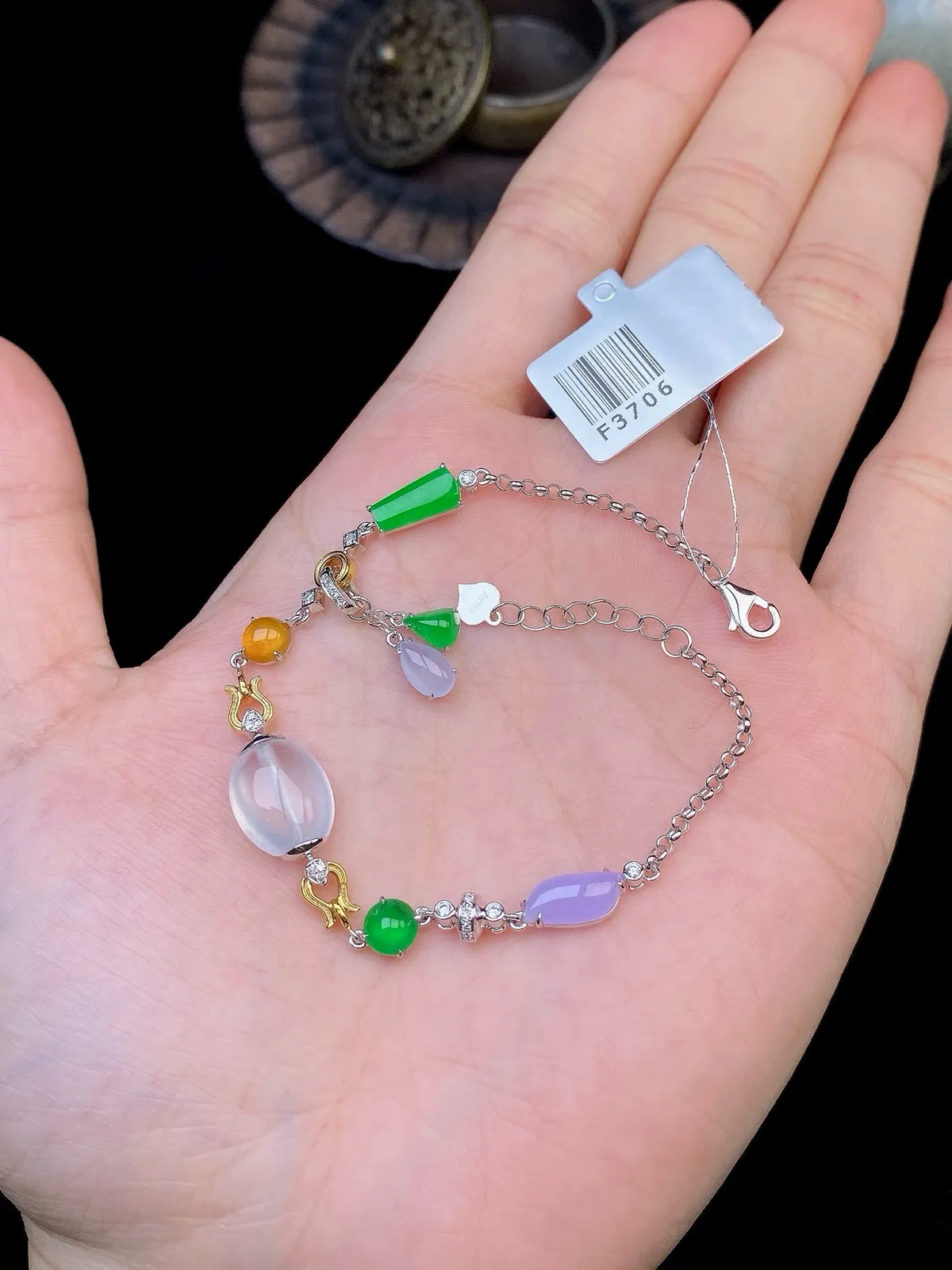 【冰种路路通组合镶嵌手链】颗颗冰透，饱满圆润，光泽闪耀，流行款，18K金钻镶嵌，裸石尺寸11*9.4*5.6毫米，总长185