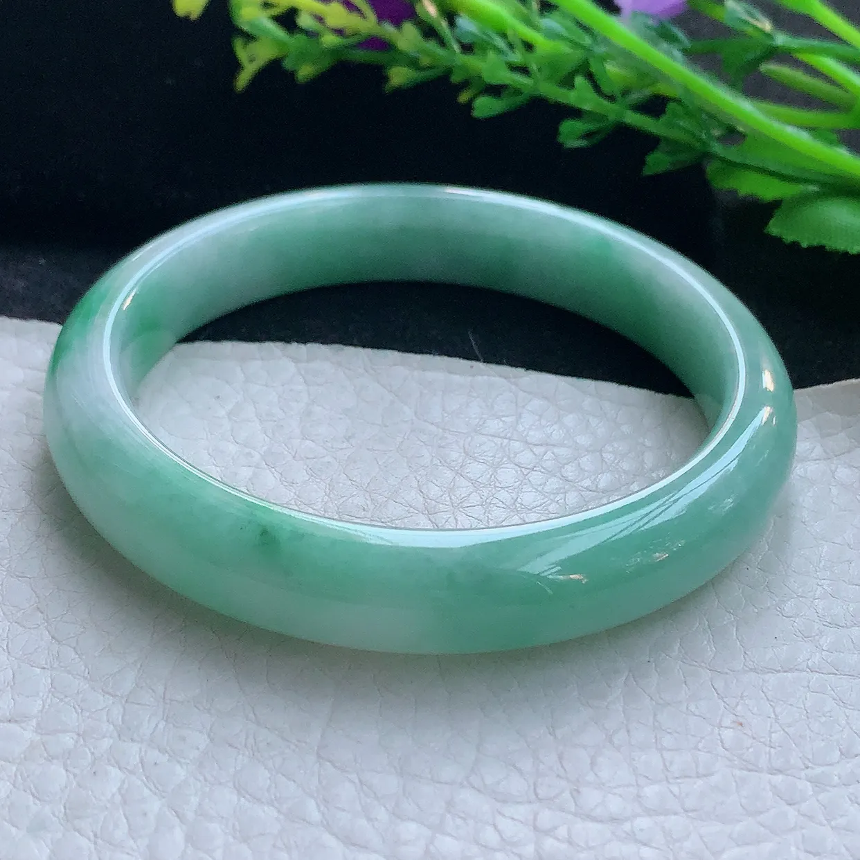 js自然光58.5*11.3*7.8平安镯 翡翠a货玉手镯精美飘绿宽边玉手环