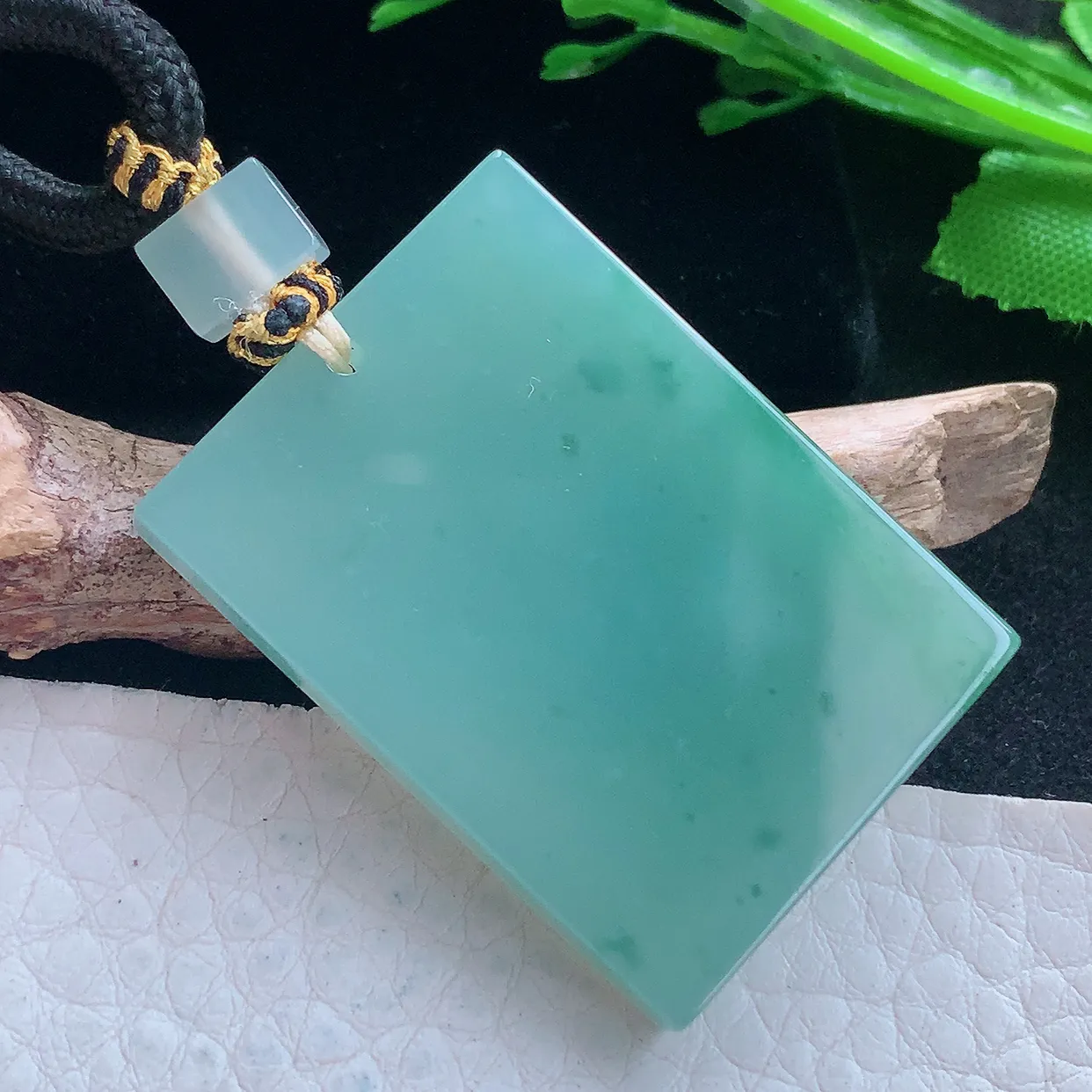 yl实拍37.3*27.3*5.6翡翠a货精雕冰润怀古雕平安无事牌 素面牌玉吊坠 玉挂件