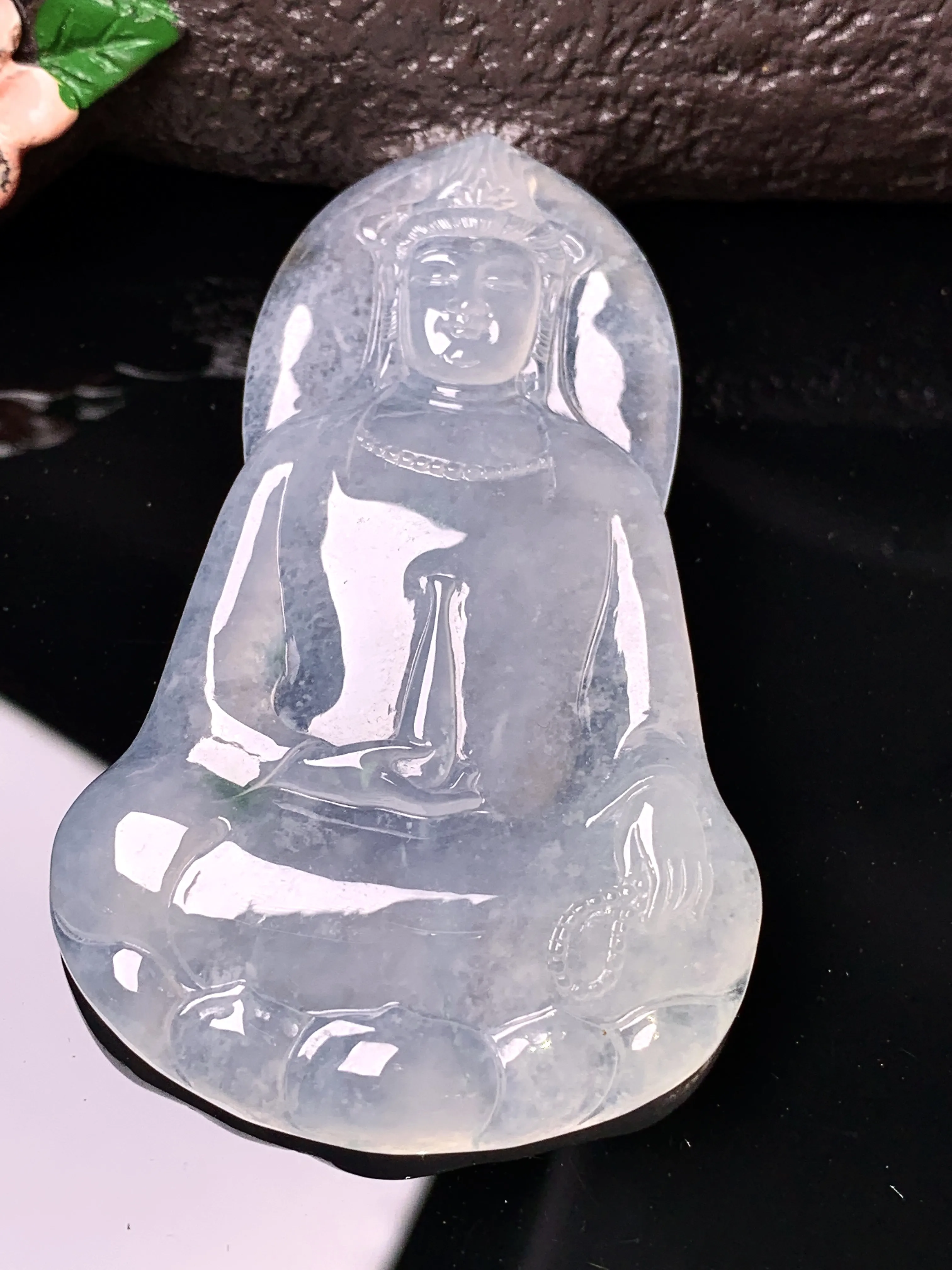 冰种观音吊坠 玉质细腻 色泽清新艳丽 整体尺寸60.5*37.7*5.8