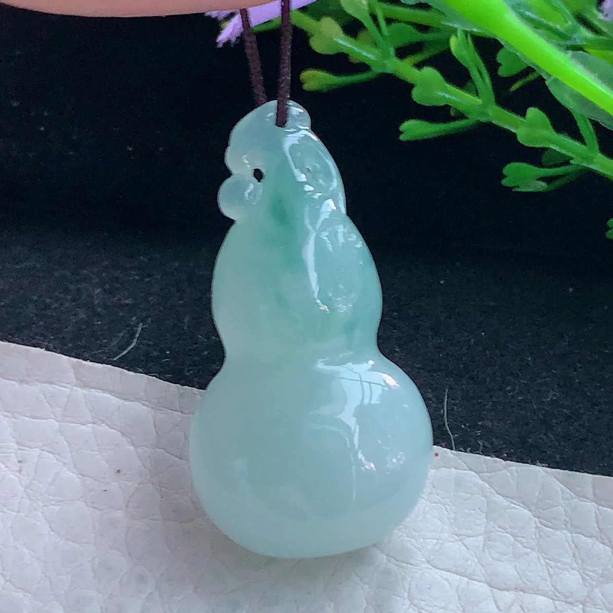 lz自然光36.8*19.8*12.5缅甸翡翠精雕冰胶飘花饱满葫芦玉吊坠 玉挂件