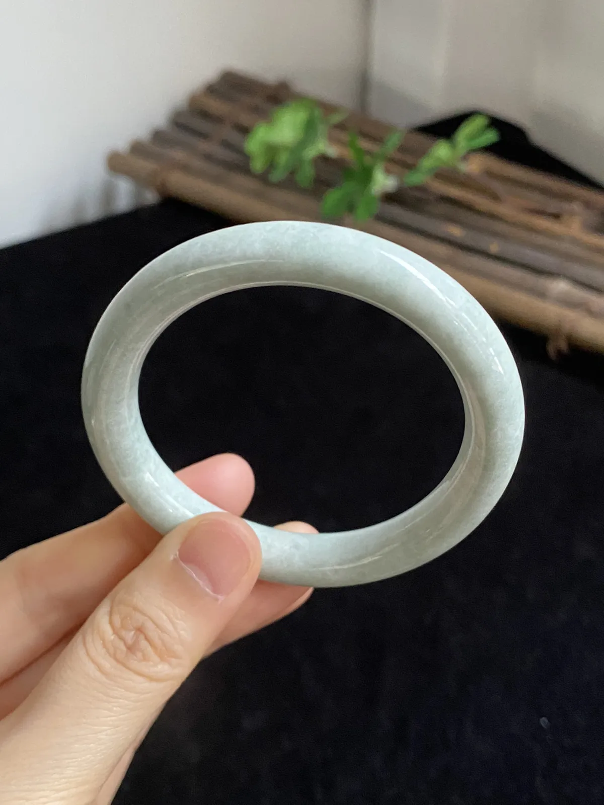 贵妃镯52圈口，翡翠手镯