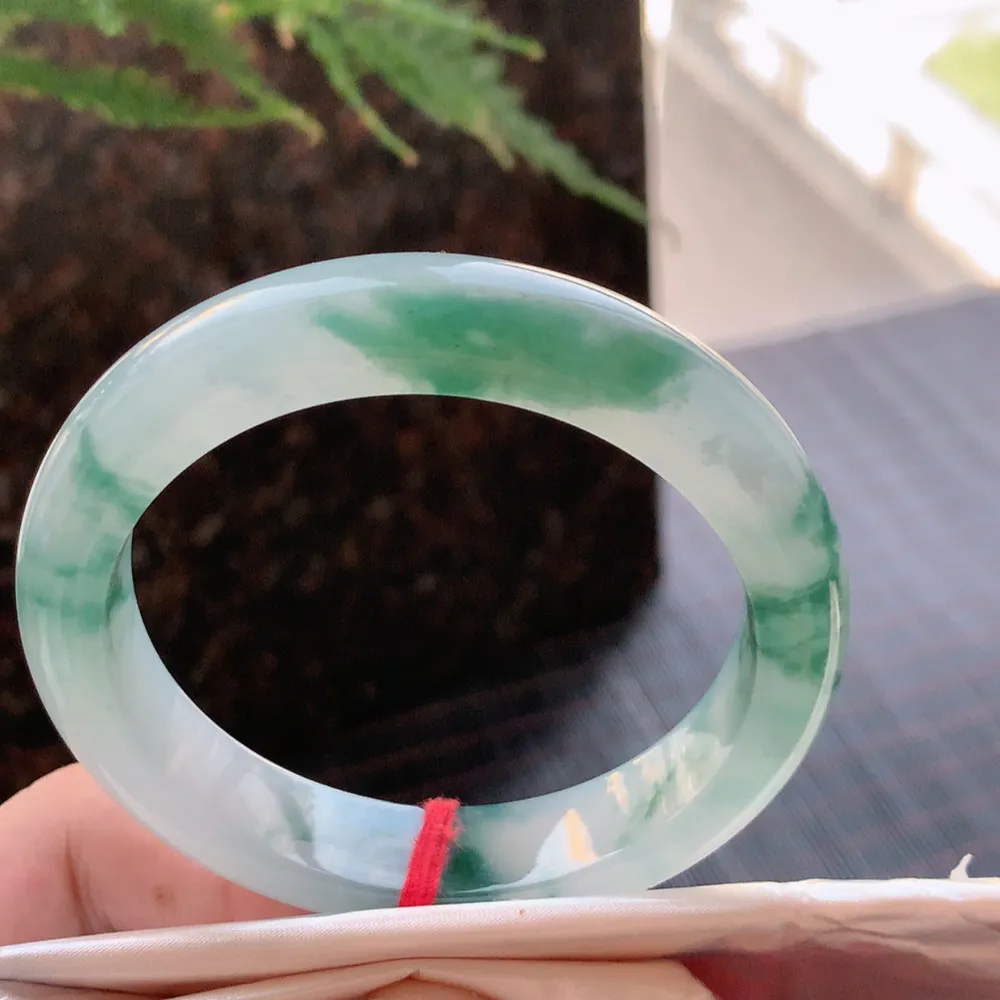 正圈高冰飘花 无瑕 尺寸:56.1/12/8.4 花美 种水好