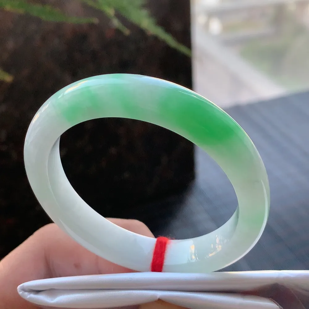 贵妃冰糯阳绿 无瑕 尺寸:54.9/49/10.2/7.6 色好🥰🥰