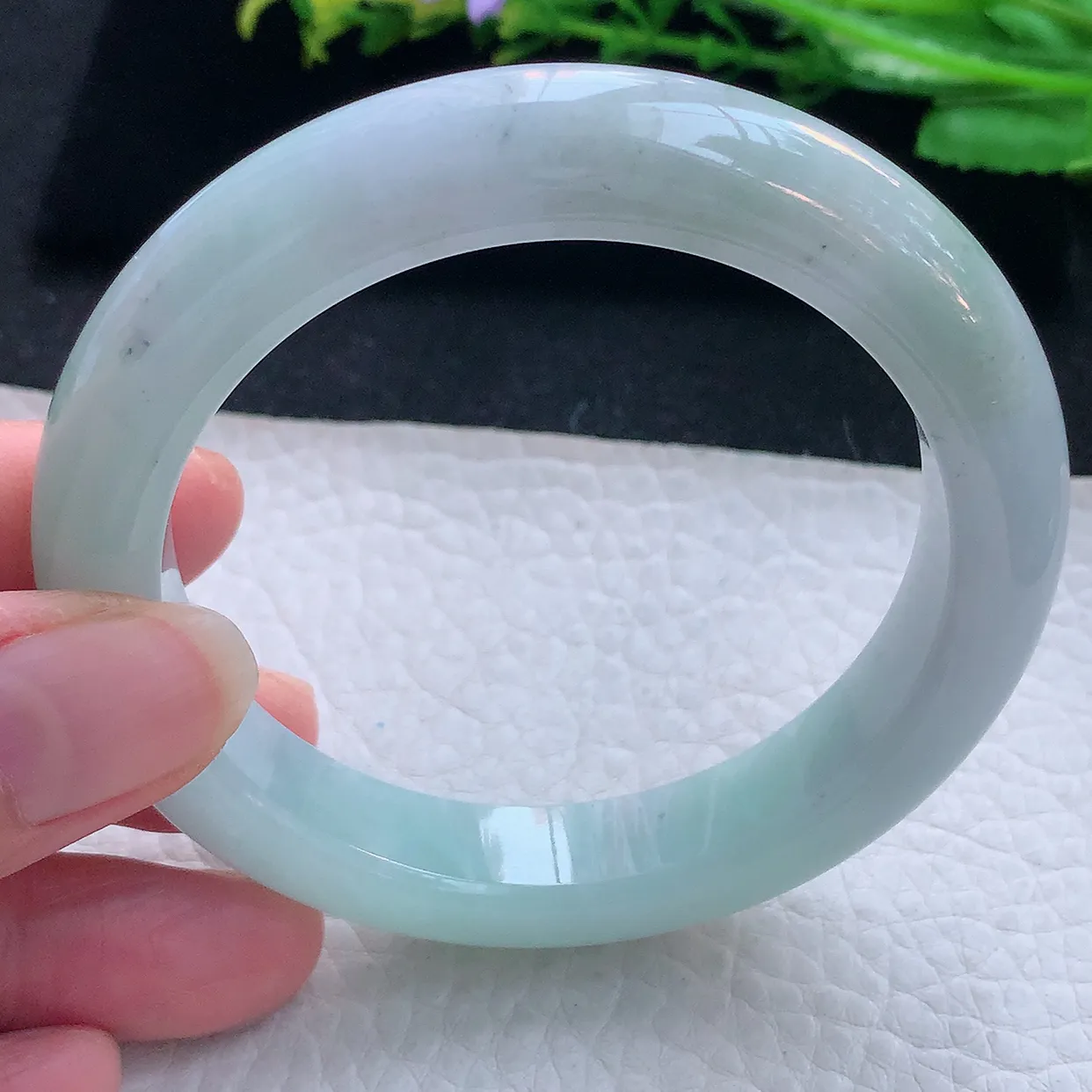 nr自然光56.5*12*9平安镯 翡翠a货玉手镯精美清新宽边玉手环