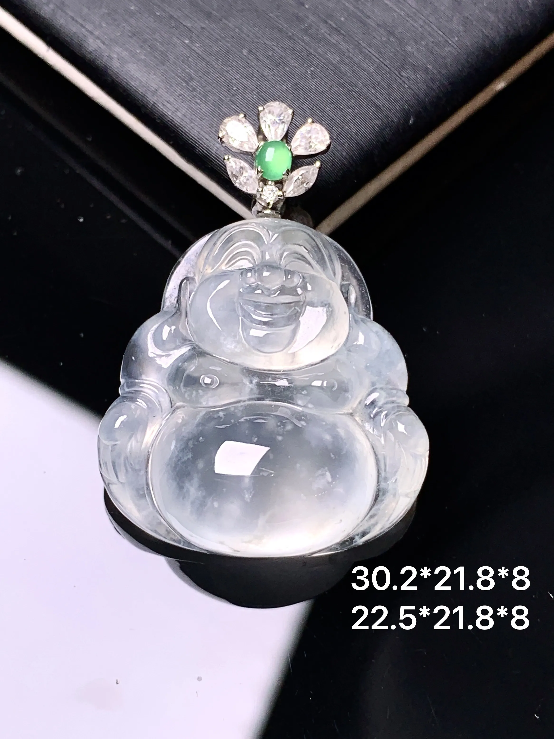 18k金钻镶嵌冰种佛公吊坠 玉质细腻 色泽清新艳丽 整体尺寸30.2*21.8*8